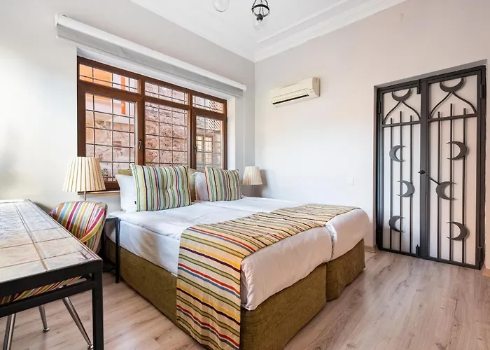 Fascinating Flat Near Hadrians Gate Antalya